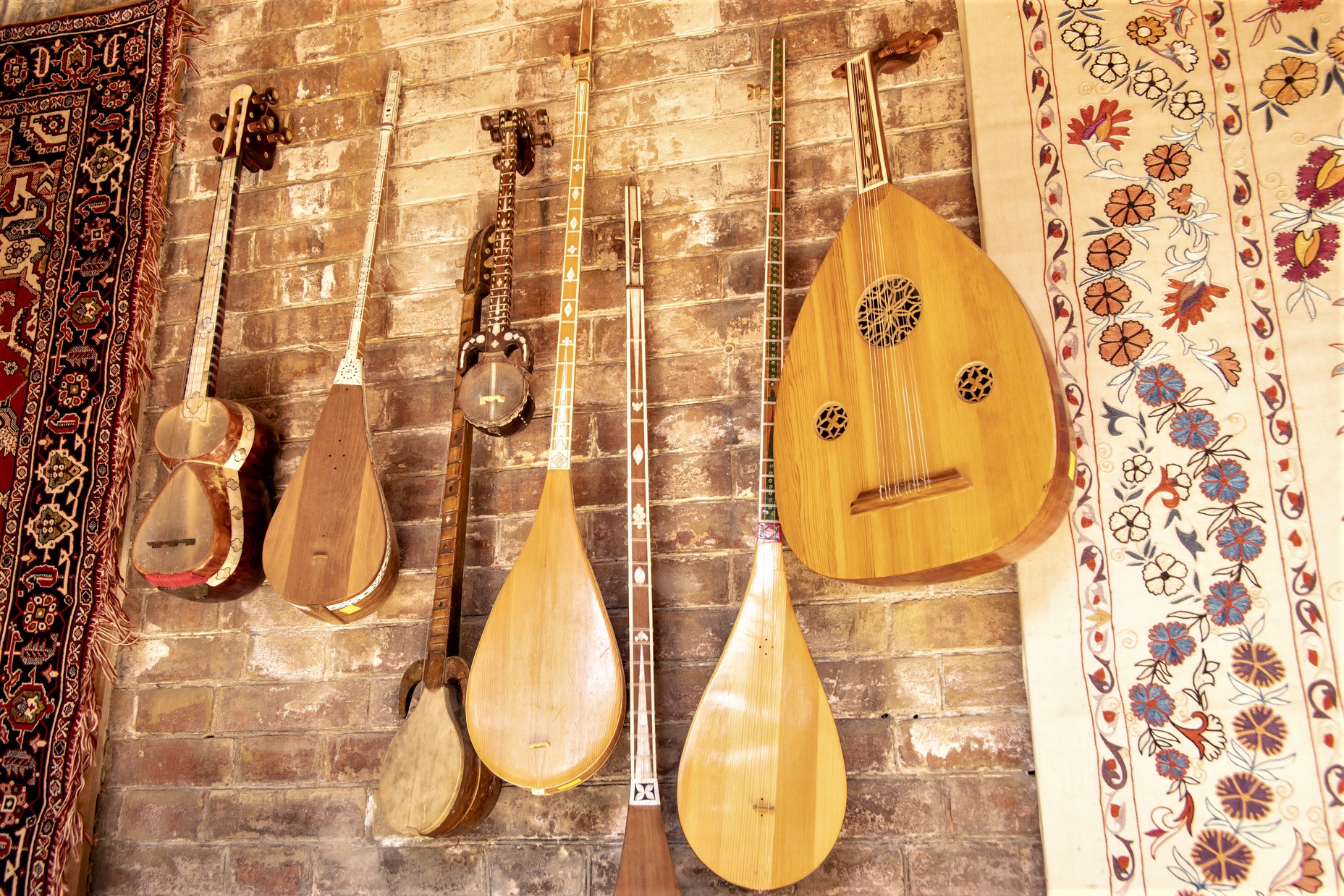 Instruments traditionnels, Tachkent, Ouzbékistan